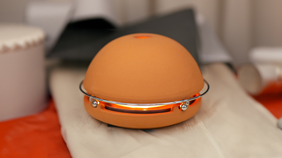 Egloo – Candle powered heater